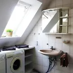 Messe Flughafen Bed & Breakfast 3*