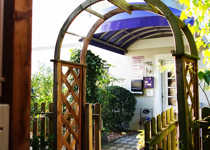 Messe Flughafen Bed & Breakfast Düsseldorf