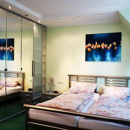 Messe Flughafen Oda ve Kahvaltı Düsseldorf